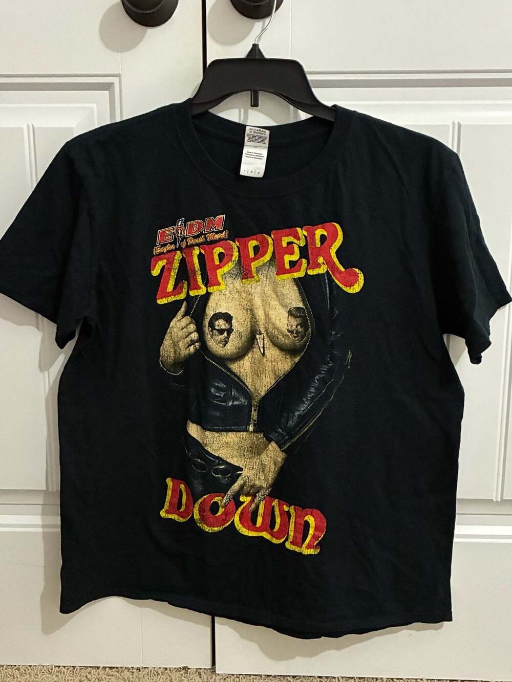 Gildan EDM Zipper Down 2015 North American Tour T-Shirt Size L Black